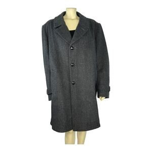 Vintage Botany 500 Made in the USA Gray wool coat with plaid lining size 50